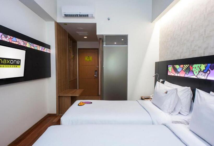 スタンダードルーム, Maxonehotels At Dharmahusada   Surabaya