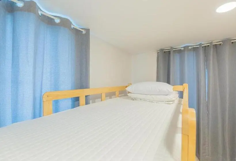 Chambre Familiale, James Blue Hostel