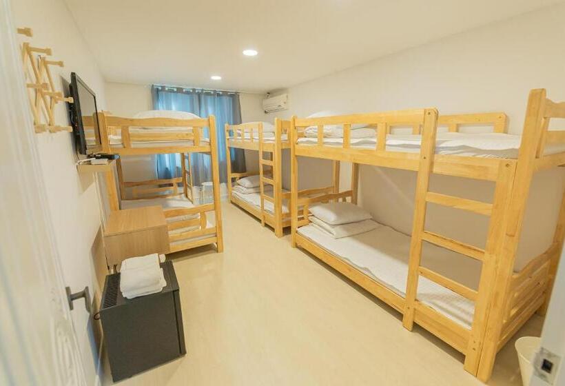 Семейный Номер, James Blue Hostel