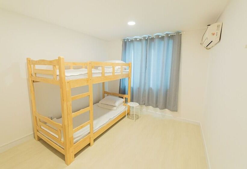 Номер Стандарт, James Blue Hostel