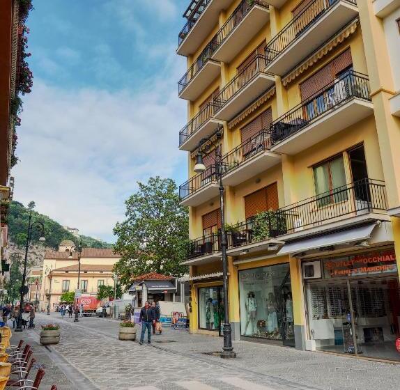 اتاق استاندارد با بالکن, Dea Guest House