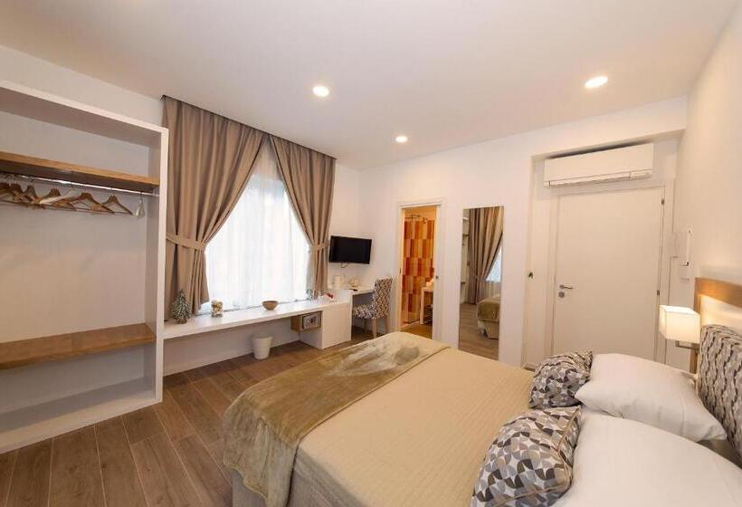 バルコニー付きデラックスルーム, Dea Guest House