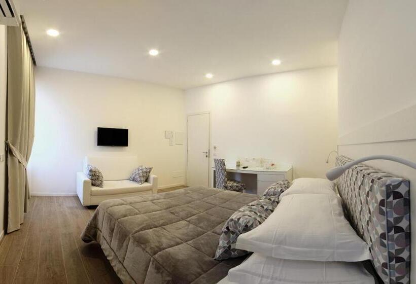 デラックストリプルルーム, Dea Guest House