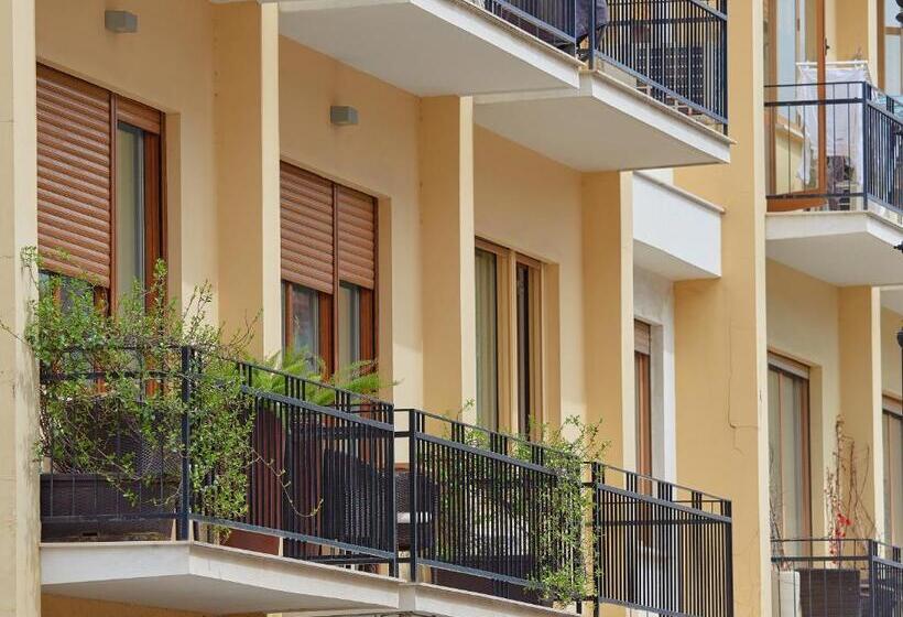 バルコニー付きデラックスルーム, Dea Guest House