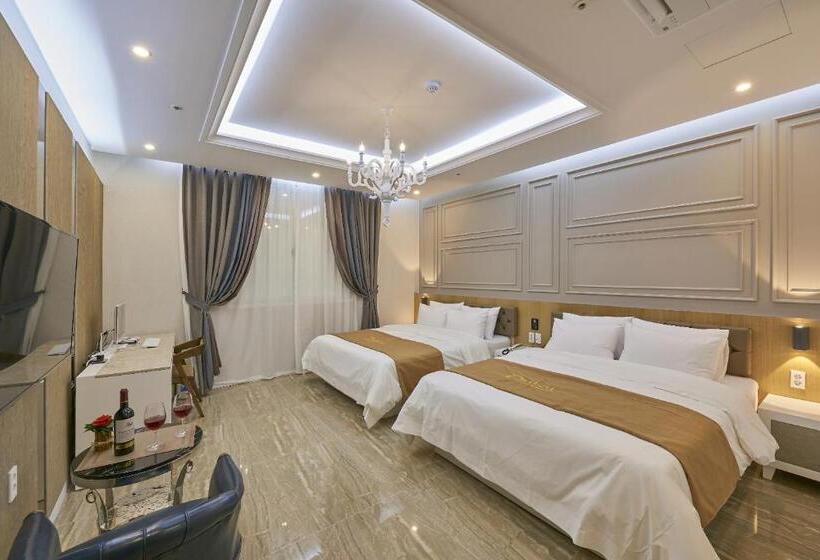 اتاق لوکس, Dubai