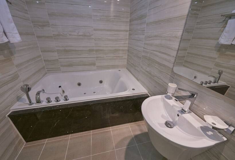 اتاق لوکس, Dubai