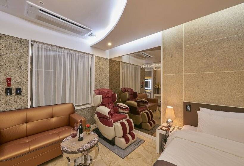 سوییت جونیور, Dubai