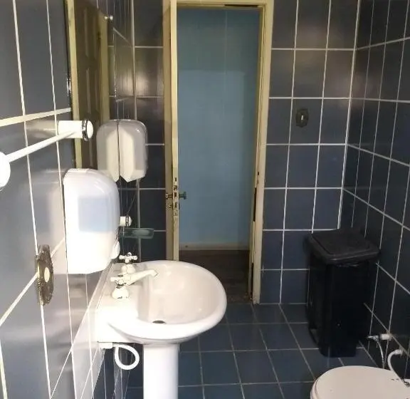 تختخواب در اتاق مشترک, Onça Da Praia Hostel