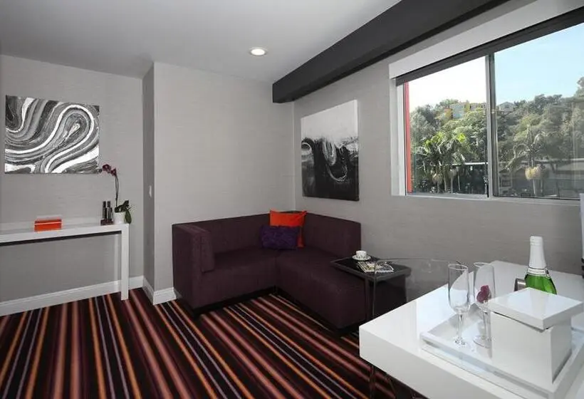 سوئیت 2 خوابه, Lexen Hotel   Hollywood