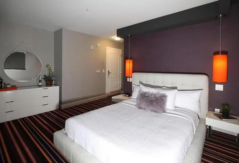 سوییت لوکس, Lexen Hotel   Hollywood