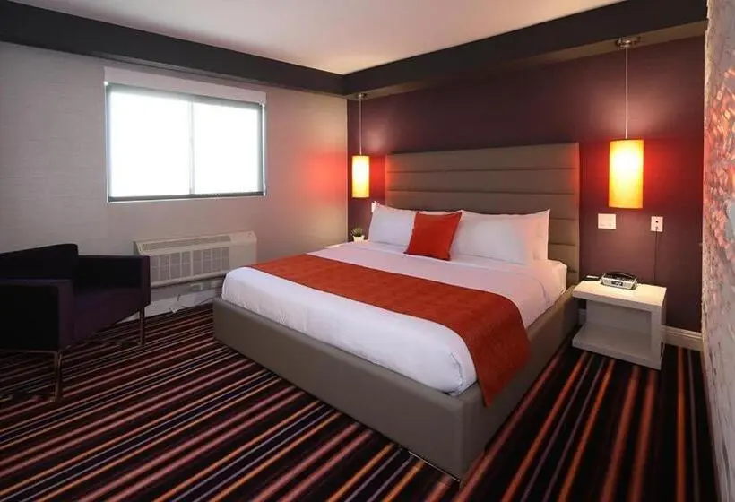 سوییت لوکس, Lexen Hotel   Hollywood