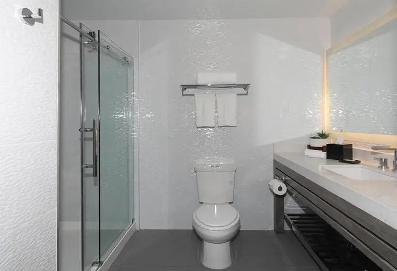 سوییت لوکس, Lexen Hotel   Hollywood