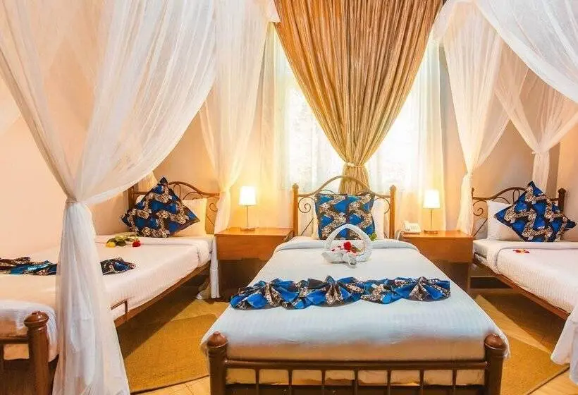 اتاق استاندارد سه نفره, The Okaseni Lodge