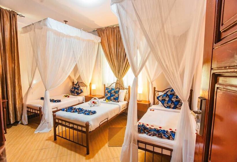 اتاق استاندارد سه نفره, The Okaseni Lodge