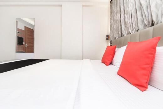 חדר דחוקס עם מיטת קינג, Aarya Regency