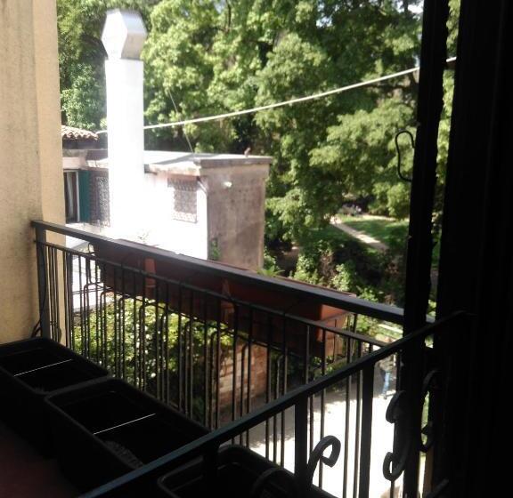 Eenvoudige Driepersoonskamer, Albergo Al Gobbo