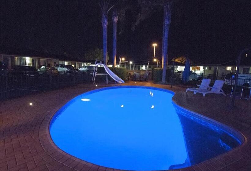 جناح إدارى, James Street Motor Inn