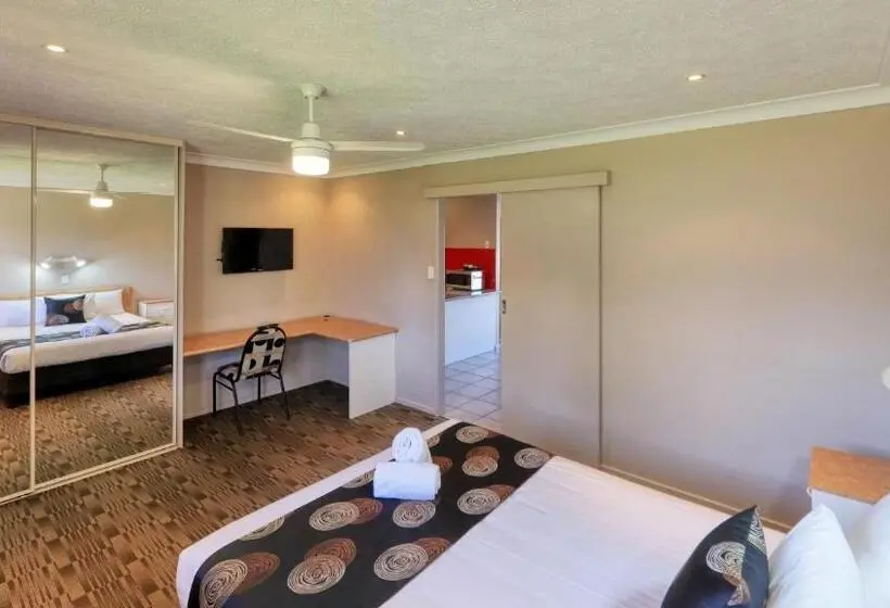 Executive-sviitti 2 Makuuhuonetta, James Street Motor Inn