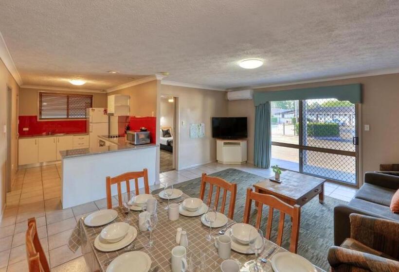 جناح إدارى غرفتين نوم, James Street Motor Inn