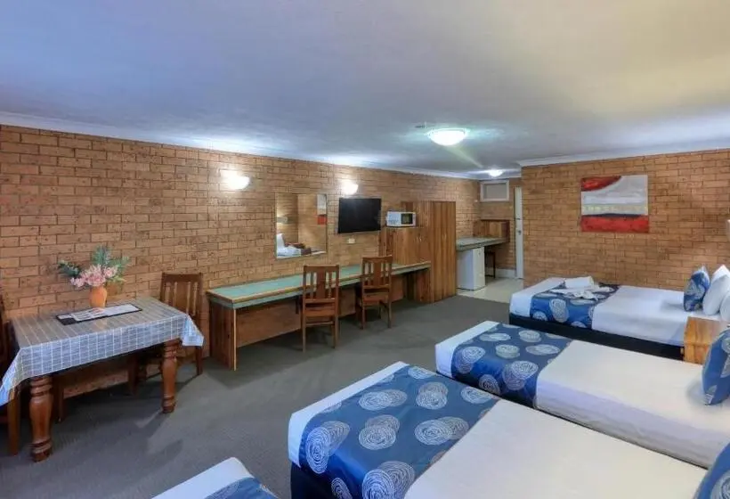 Perhesviitti, James Street Motor Inn