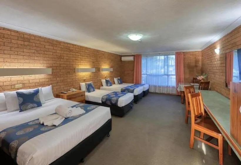 Perhesviitti, James Street Motor Inn