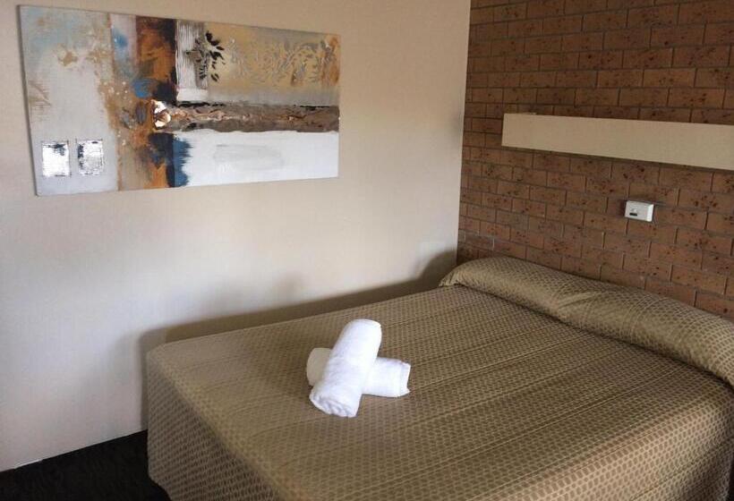 스탠다드 룸 킹사이즈 침대, James Street Motor Inn