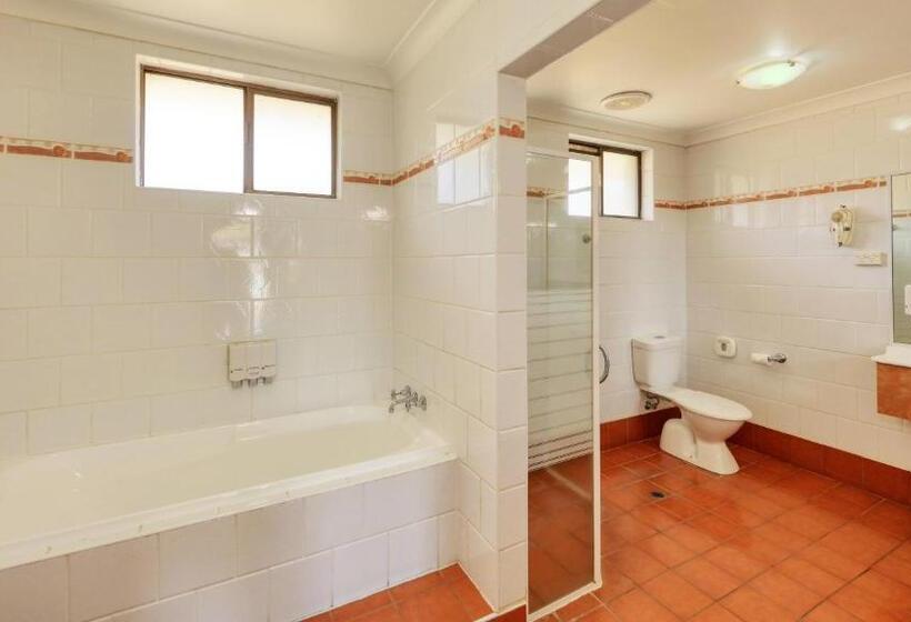 جناح إدارى, James Street Motor Inn