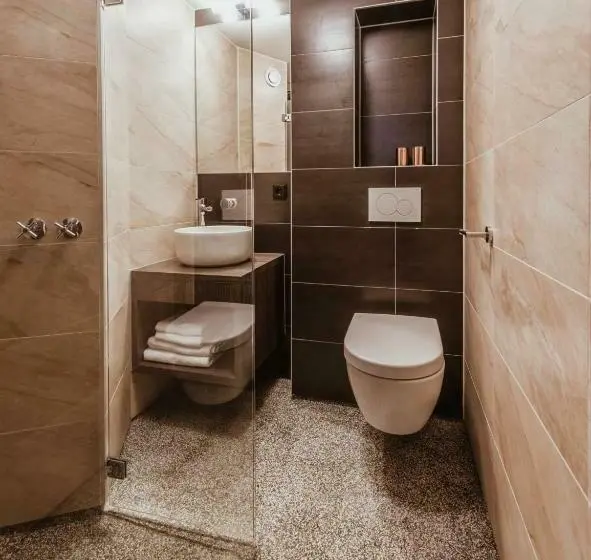 Standard Single Room, Mr. Jordaan