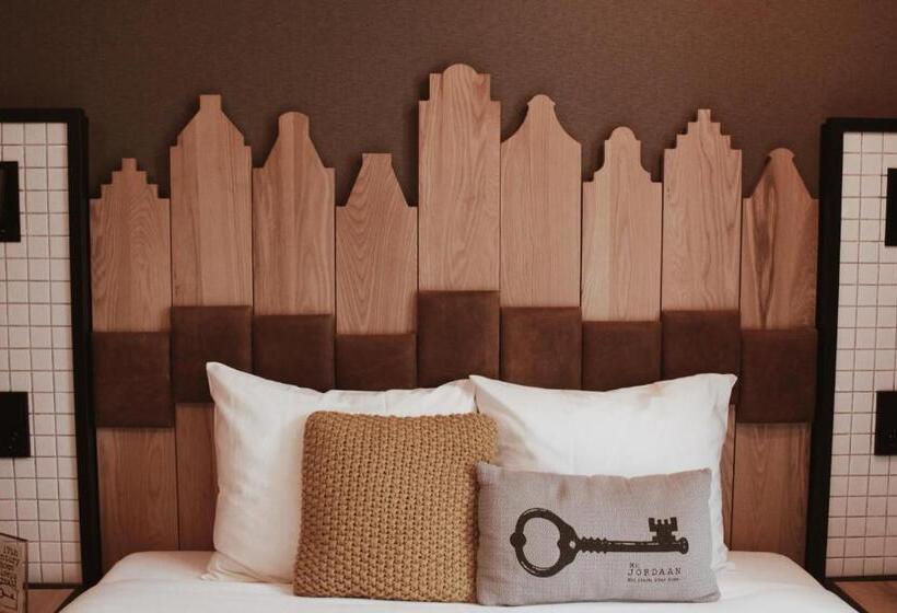 اتاق عادی, Mr. Jordaan