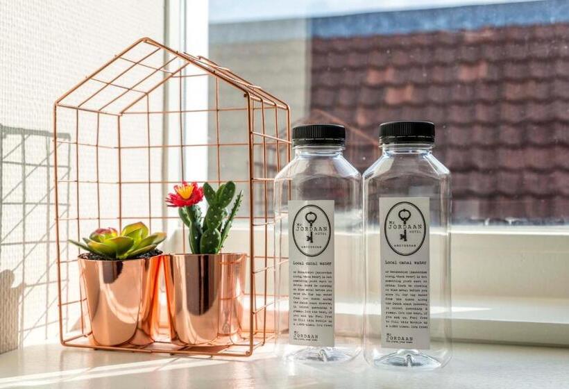 اتاق استاندارد, Mr. Jordaan