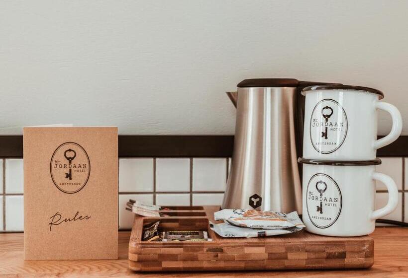 اتاق استاندارد, Mr. Jordaan