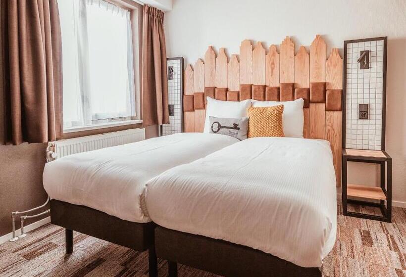 اتاق استاندارد, Mr. Jordaan