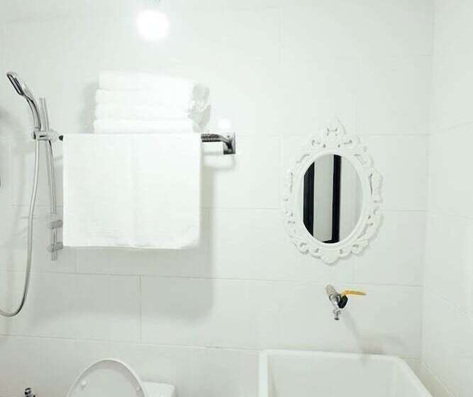 Camera Deluxe, White Loft