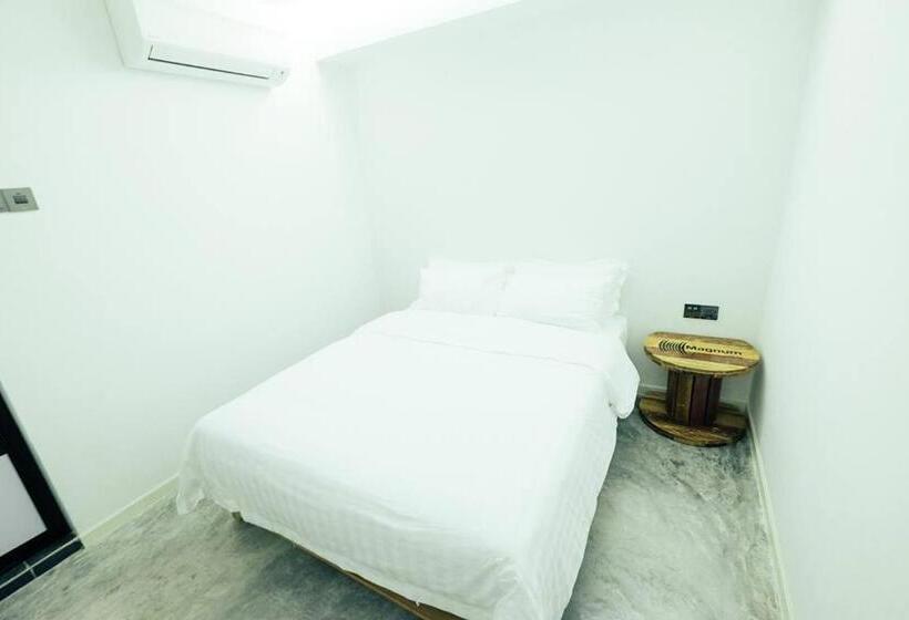 Camera Deluxe, White Loft