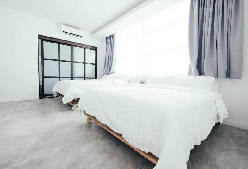 Camera Familiare, White Loft