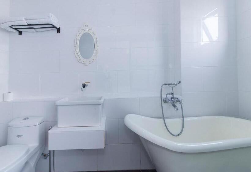 Camera Deluxe Letto Queen, White Loft