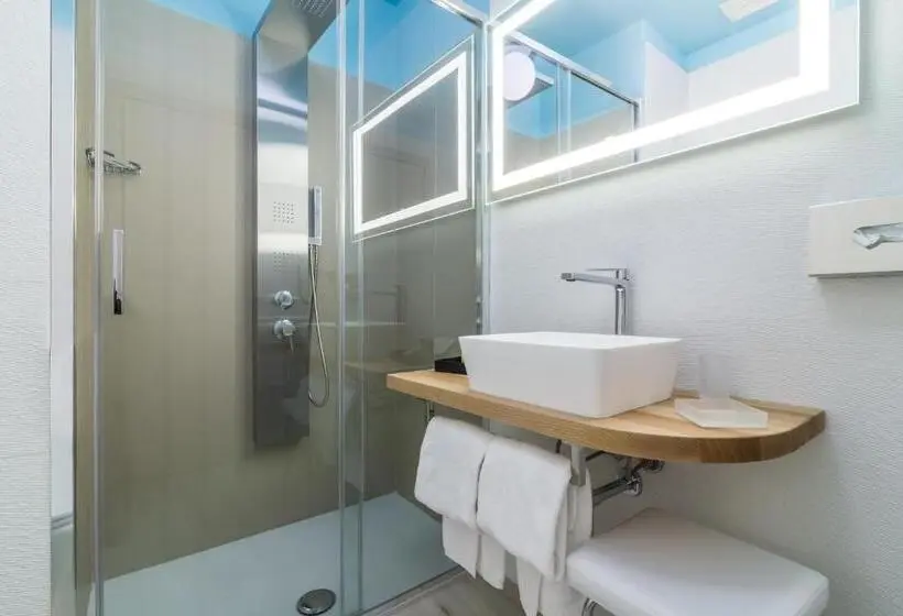 اتاق استاندارد سه نفره, L Ambasciata Hotel De Charme
