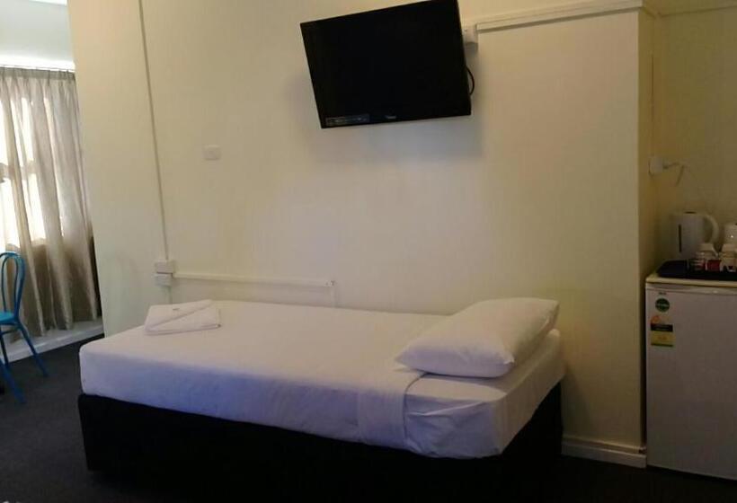 اتاق استاندارد سه نفره, Blue Pacific Motel Swansea