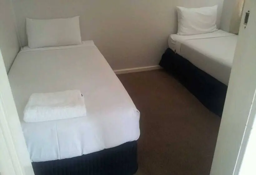 ファミリールーム, Blue Pacific Motel Swansea