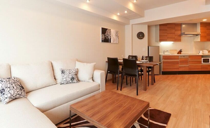 דירת חדר פרמיום, Akazora