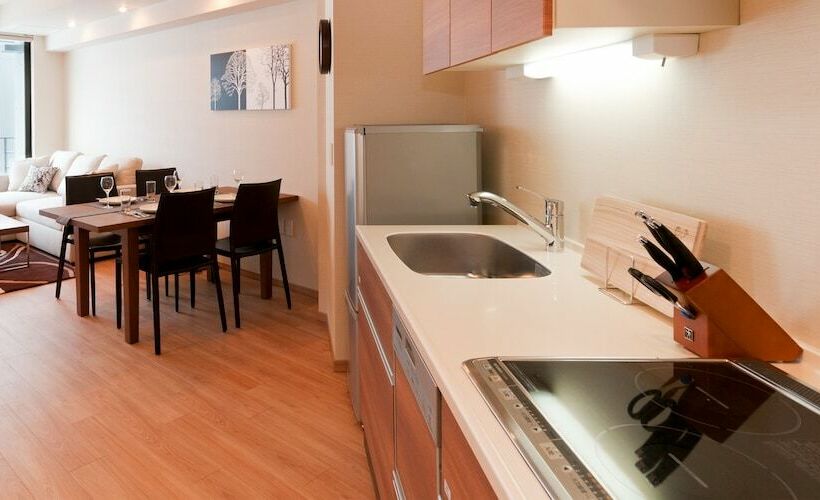 דירת חדר פרמיום, Akazora