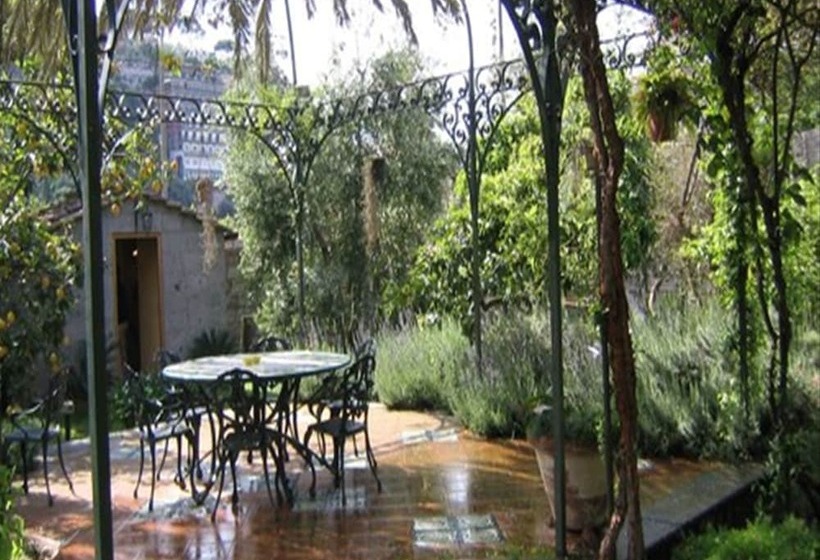 کلبه ییلاقی, Chalet Lidia