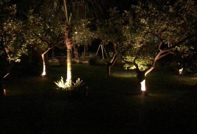 سوییت با چشم‌انداز باغ, Chalet Lidia