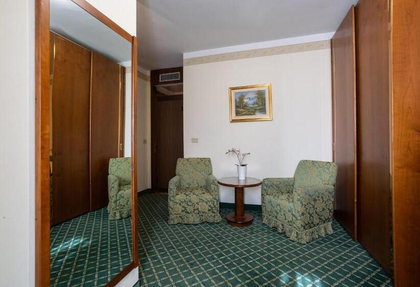 جناح جونيور مزوَّد بشرفة, Terme Abano Verdi