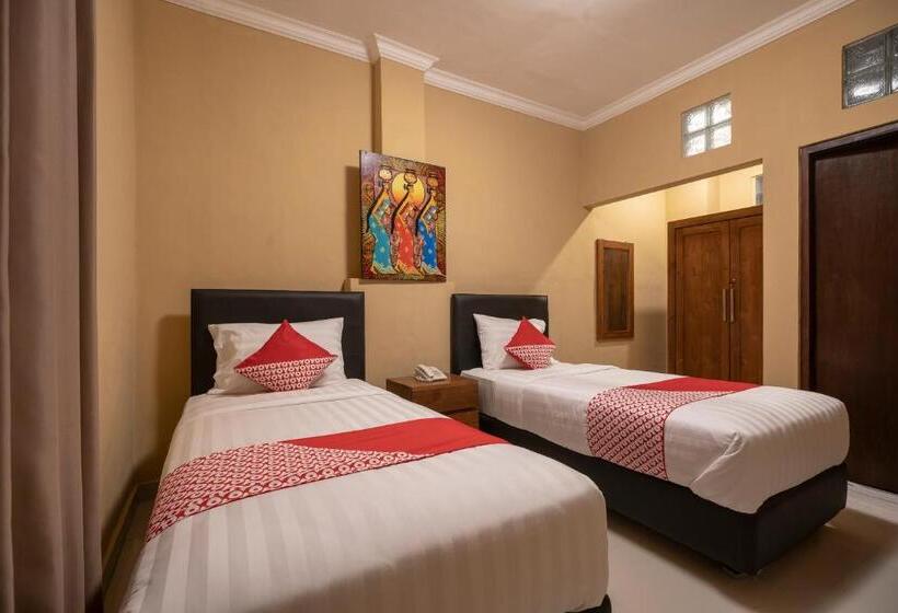 غرفة ديلوكس, Capital O 612 Dante Guesthouse