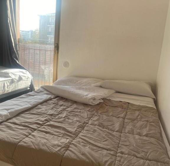 标准三人间共用浴室, Mrhostel Milano