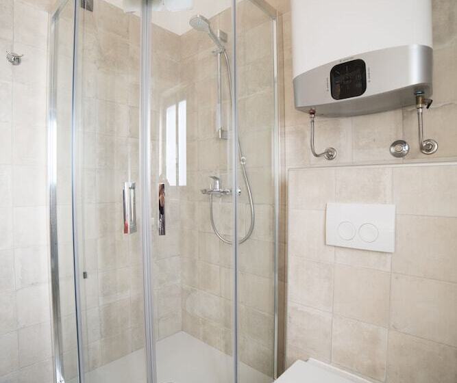 Estudi Estàndard Interior, Apartments Korta