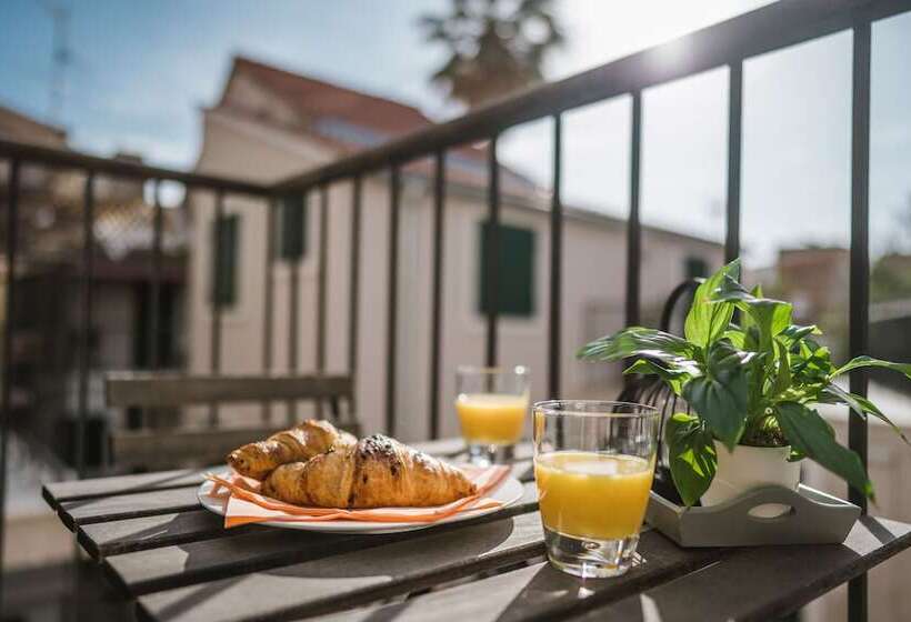 Estudi Estàndard Interior, Apartments Korta