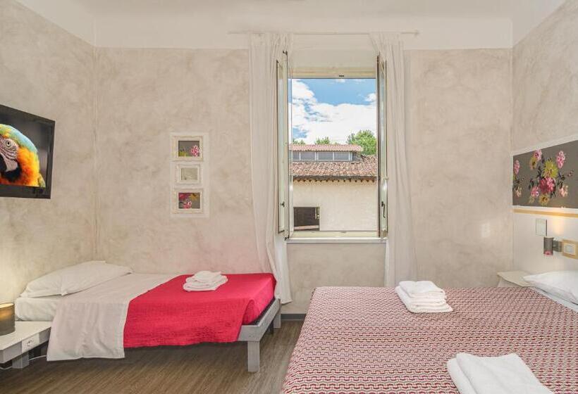 اتاق استاندارد سه نفره, B&b Relais Inn Lucca