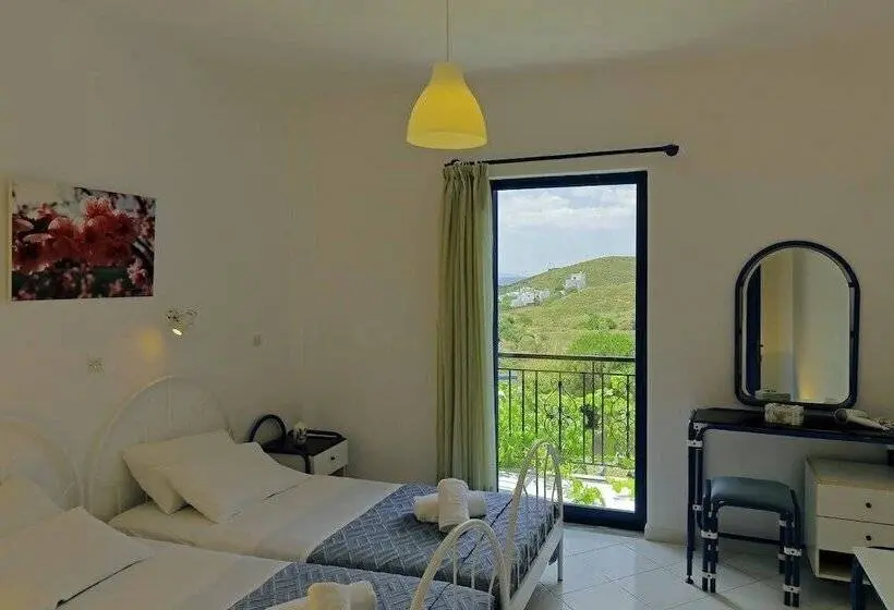 １ベッドルームアパートメント, Spanos Apartments